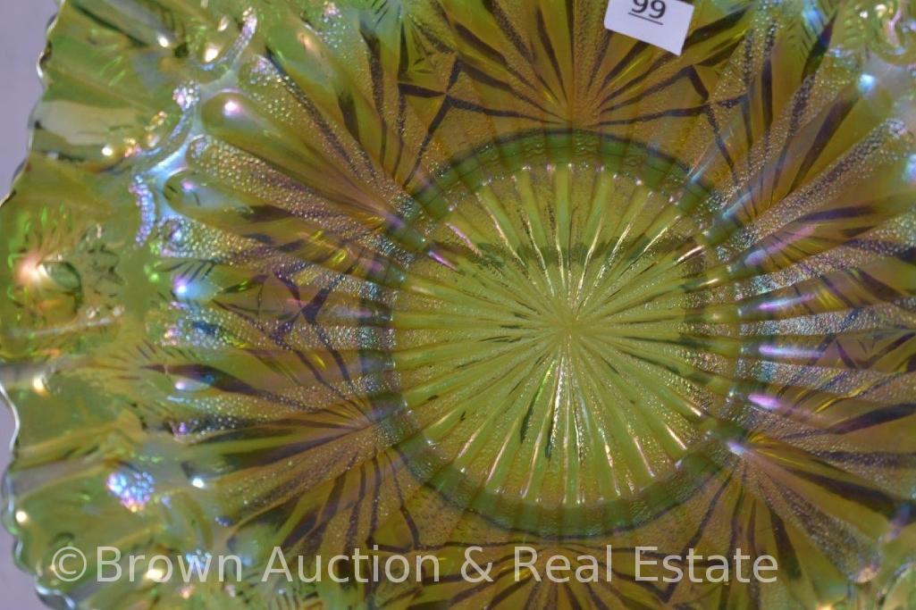 Carnival Glass Stippled Rays 9"d bowl, green