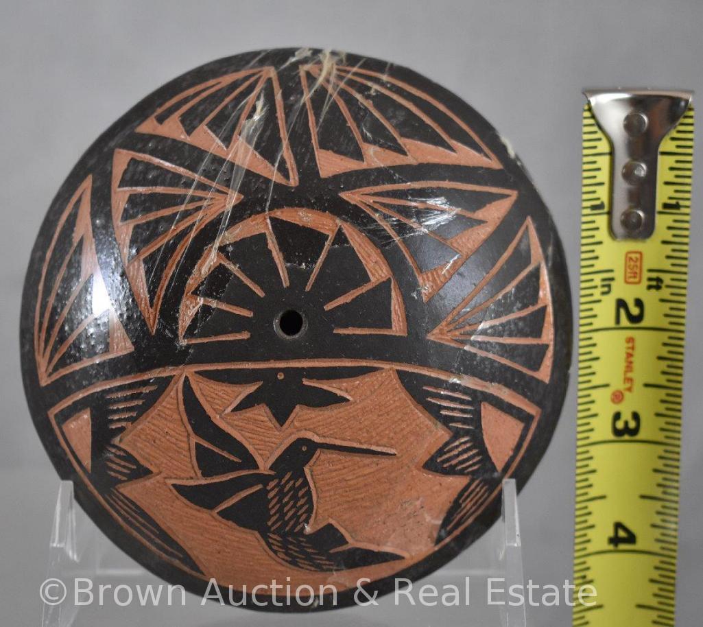 (4) Native American seed pots, various sizes and shapes, signed Acoma