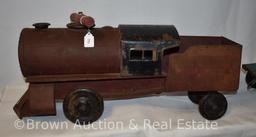 4 pc. Sit & Ride train, steerable engine/Pullman coach/box car and crane - Great find!