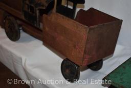 4 pc. Sit & Ride train, steerable engine/Pullman coach/box car and crane - Great find!