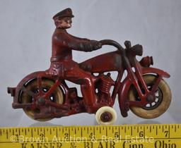 Hubley Harley Davidson Cast Iron police motorcycle with rider