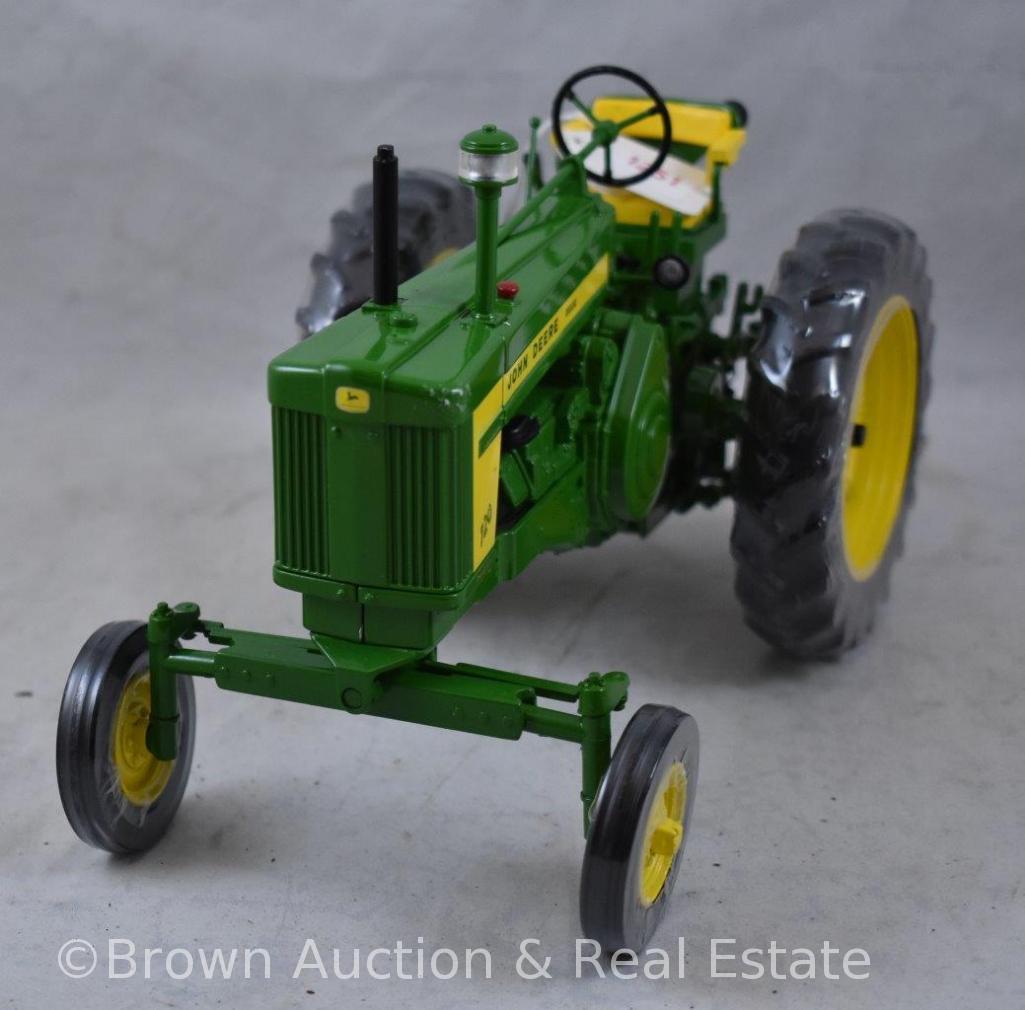 John Deere Precision Classics "Model 720 Tractor", 1/16 Scale, mib