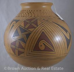 Native American 10" pot by Ramon Silvelia