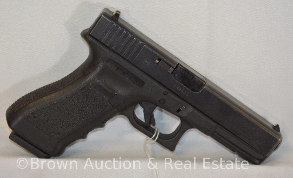 Glock 22 .40 semi-auto pistol **BUYER MUST PAY A $25 FFL TRANSFER FEE**