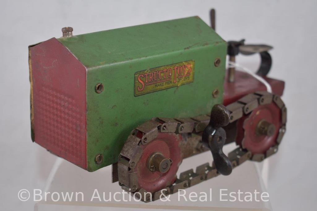 1920's Structo wind-up tractor crawler, 8"l