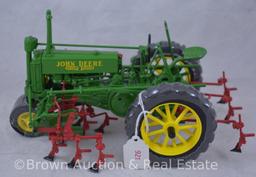 John Deere Precision Classics "The Model A Tractor with 290 Series Cultivator", 1/16 Scale, mib