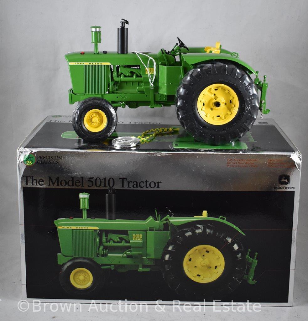 John Deere Precision Classics "The Model 5010 Tractor", 1/16 Scale, mib