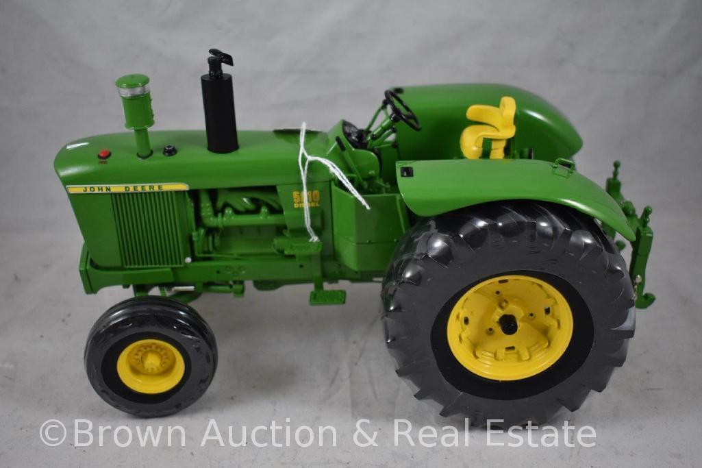 John Deere Precision Classics "The Model 5010 Tractor", 1/16 Scale, mib