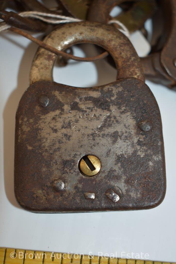 (5) Old padlocks