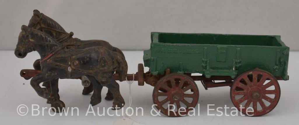 Arcade Cast Iron McCormick Deering horse drawn wagon