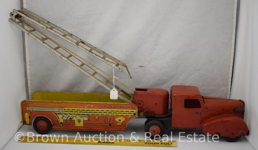 1940's Wyandotte pressed steel Hook and Ladder No. 10 fire truck