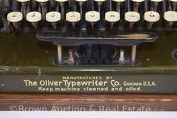 Antique Oliver No. 5 Standard Visible Writer typewriter & case