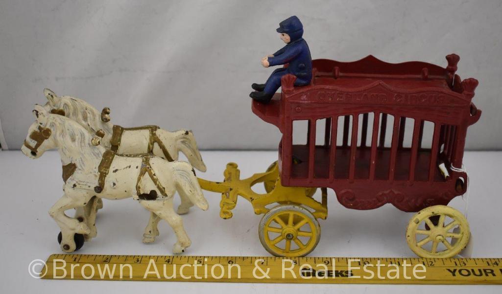 Kenton Toys Cast Iron Overland Circus cage 2-horse drawn wagon, 1 driver
