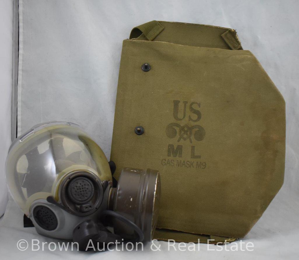 USA MAS-12940-144 riot gas mask and Military M9 ML gas mask canvas bag