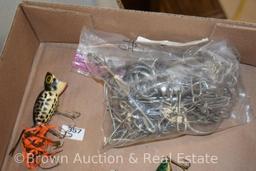 (8) Vintage fishing lures + bag of stringerws