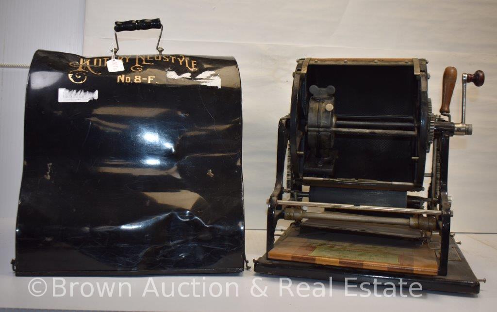 Mimeograph "Rotary Neostyle No. 8-5" printing machine with lid