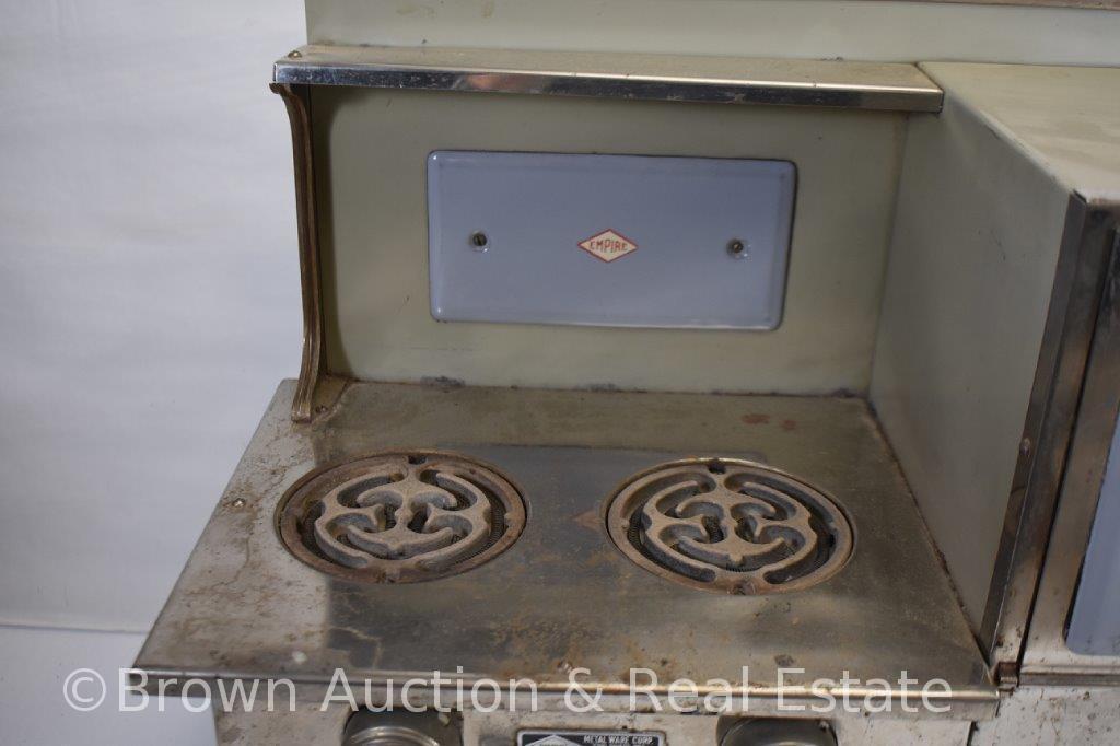 Empire Metal Ware Corp. child's kitchen range/stove