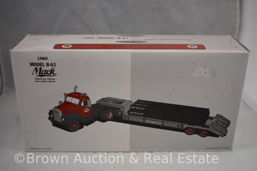 First Gear Texaco 1960 Model B-61 Mack tanden axle tractor with lowboy trailer