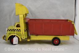 Wyandotte dump truck with front-end scoop and side tool box