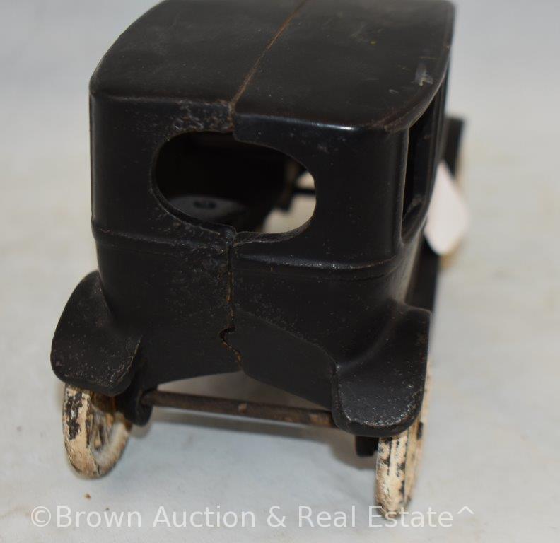 Arcade Cast Iron Model T Ford sedan