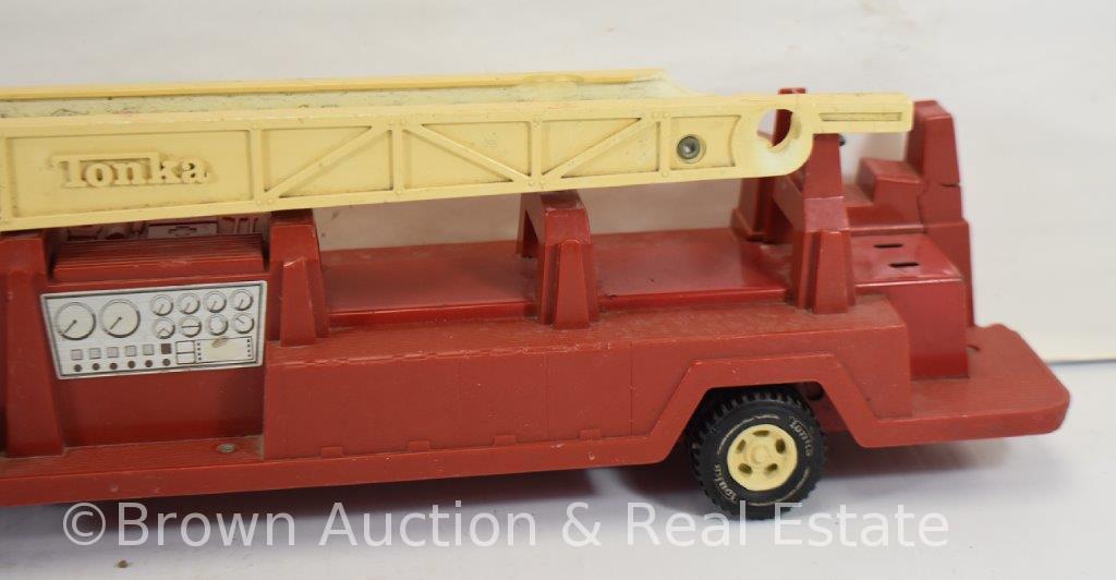 Tonka Toy fire truck with ladder