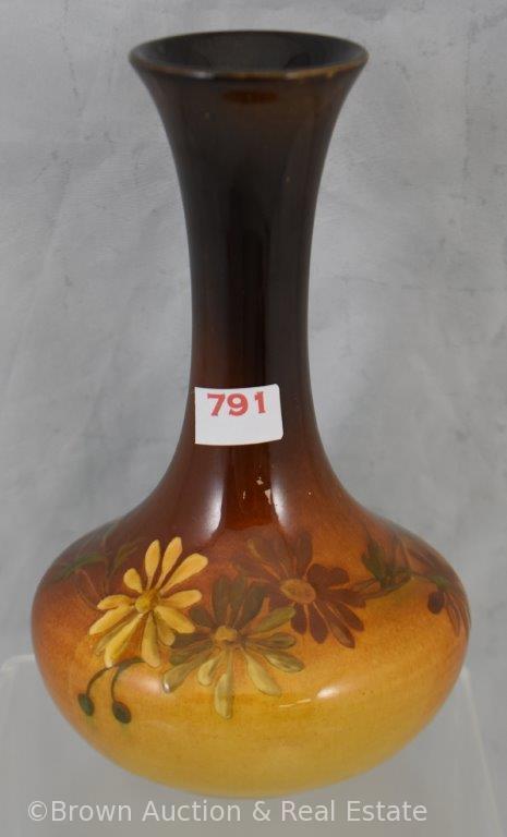 Mrkd. Lonhunda #268 7" bud vase