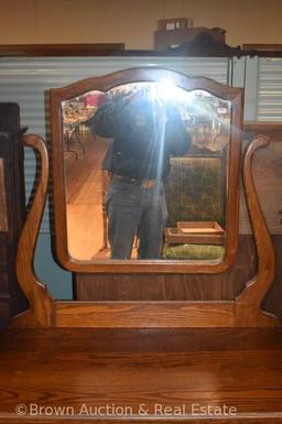 Oak 3-drawer dresser with swing mirror