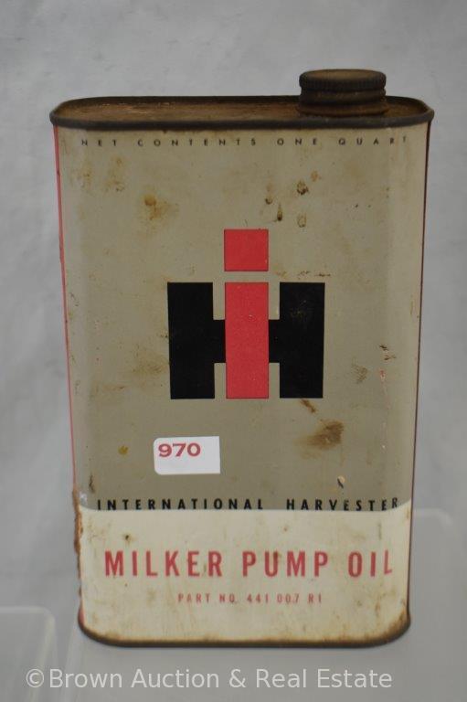 International Harvester Milker pump oil can