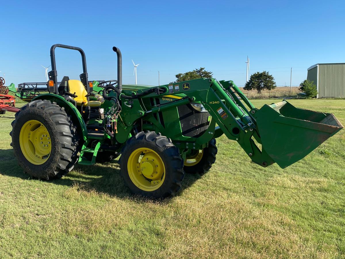 John Deere 5095e Tractor