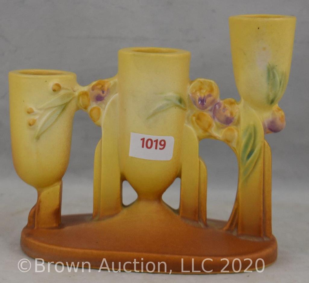 Rv Ixia 1128 triple candleholder, yellow