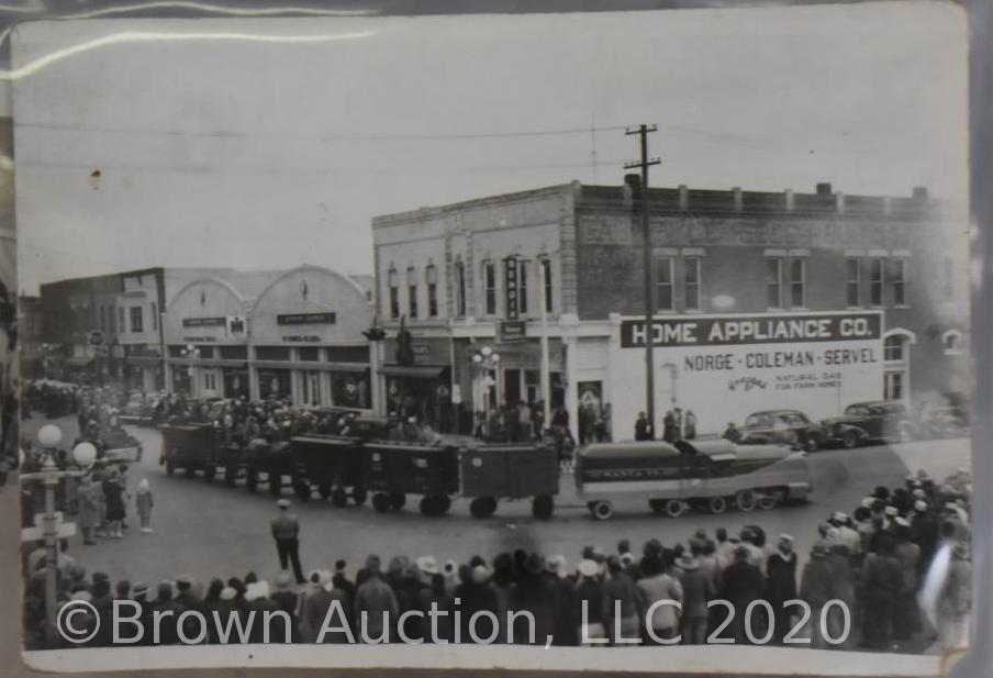 (7) Old photos - western parade scenes