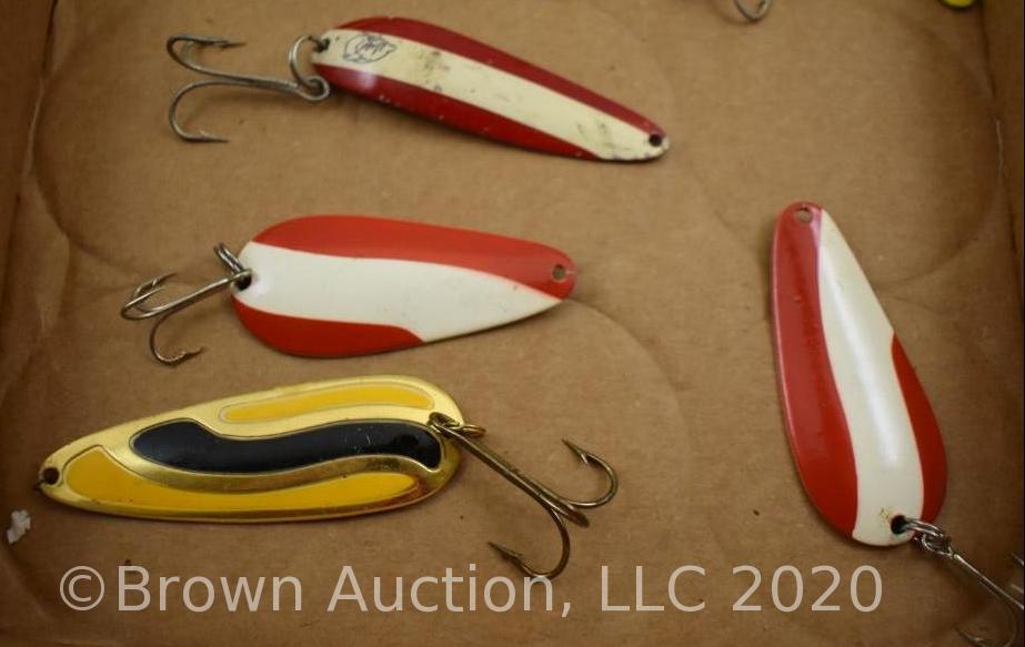 (9) Vintage fishing lures