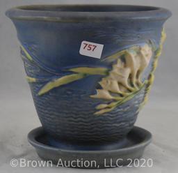 Roseville Freesia 670-5" flower pot/saucer, blue