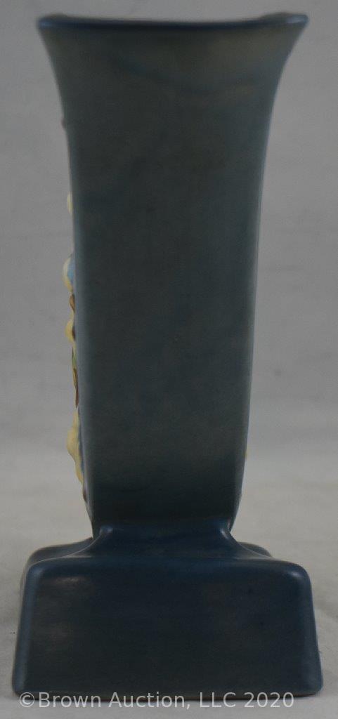 Roseville Snowberry 1FH-7" vase, blue