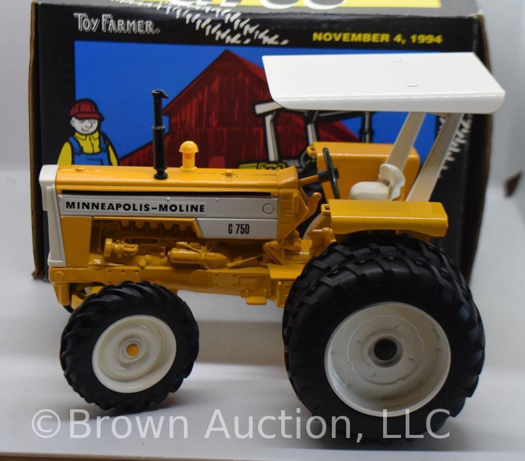 Minneapolis-Moline F750 die-cast tractor, 1:16 scale