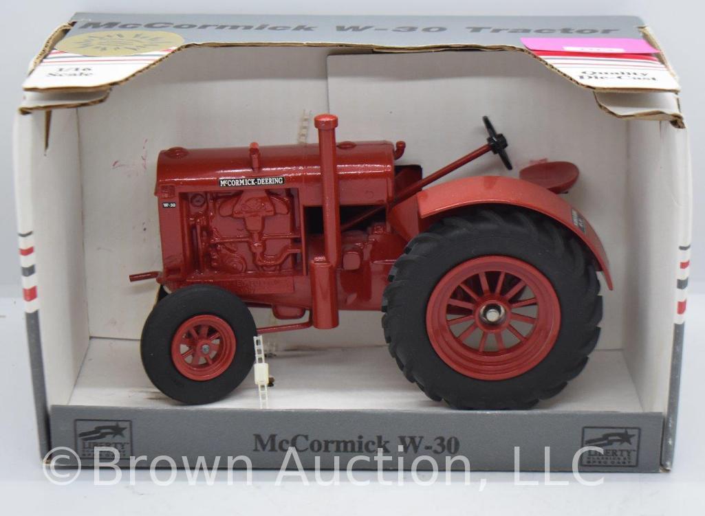 McCormick W-30 die-cast tractor, 1:16 scale