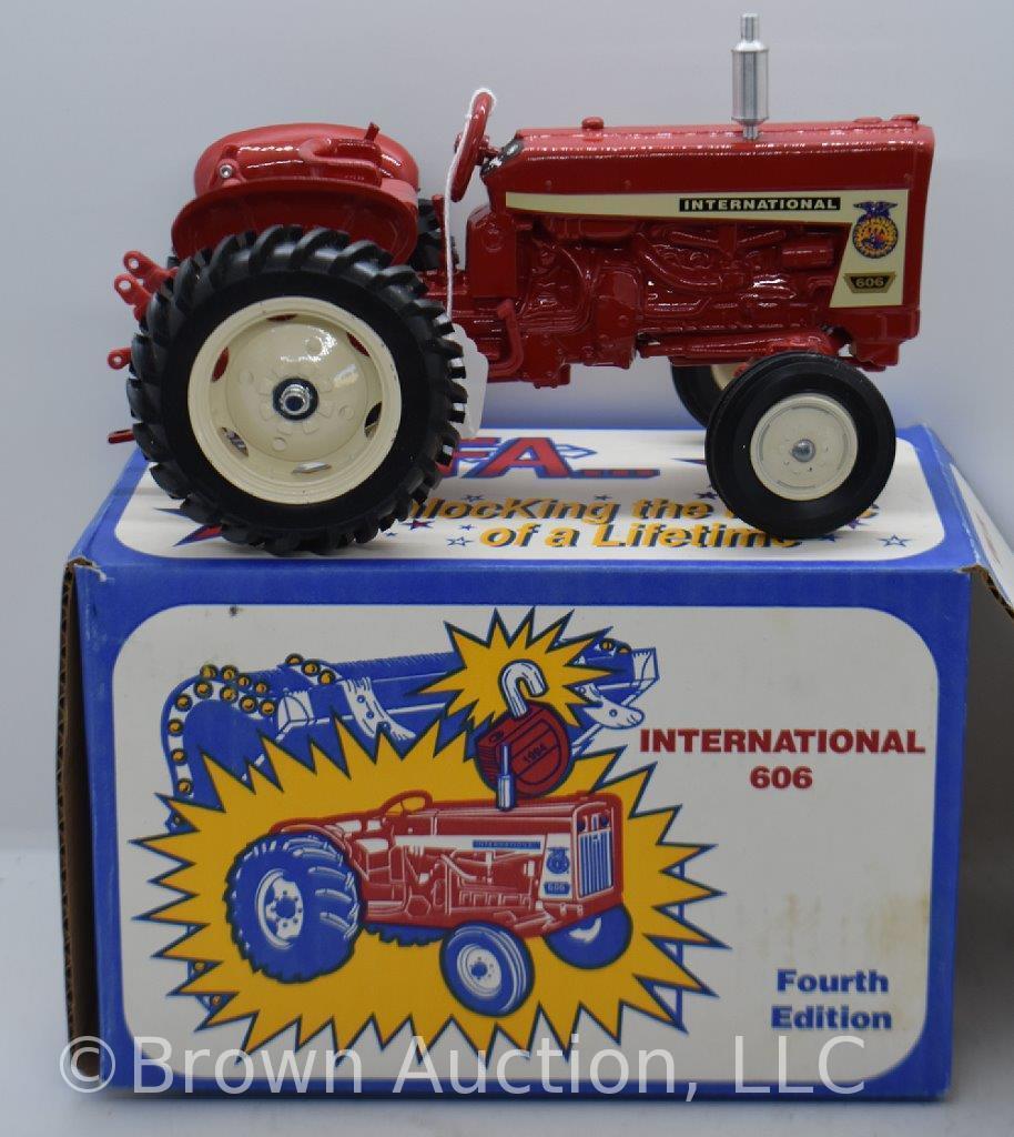 International 606 die-cast tractor, 1:16 scale