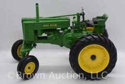 John Deere Model G die-cast tractor, 1:16 scale