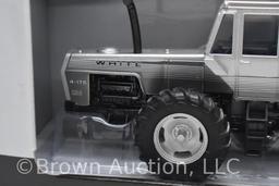 White 4-175 4WD die-cast tractor, 1:32 scale