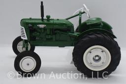 Oliver 440 die-cast tractor, 1:16 scale
