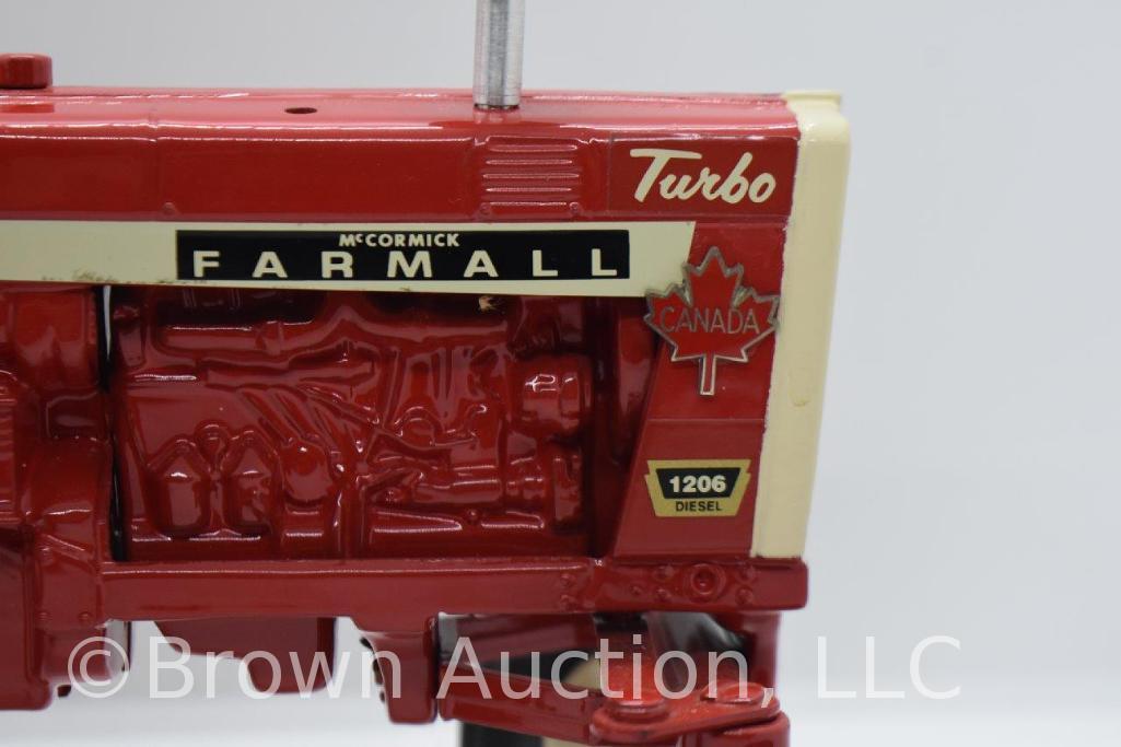 Farmall Turbo 1206 die-cast tractor, 1:16 scale