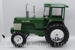 Spirit of Oliver die-cast tractor, 1:16 scale