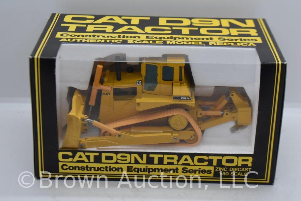 Cat D9N Dozer Tractor die-cast model, 1:50 scale