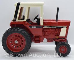 International 1086 die-cast tractor, 1:16 scale