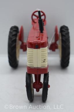 Farmall 350 die-cast tractor, 1:16 scale