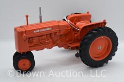 Allis-Chalmers D17 die-cast tractor, 1:16 scale