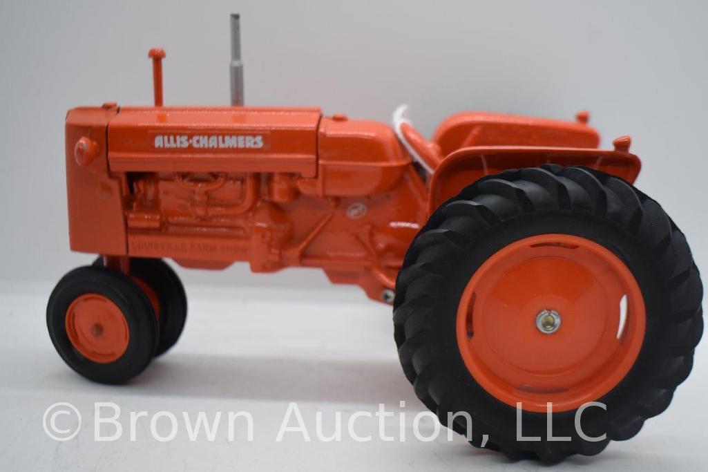 Allis-Chalmers D17 die-cast tractor, 1:16 scale