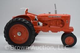 Allis-Chalmers WD45 die-cast tractor, 1:16 scale