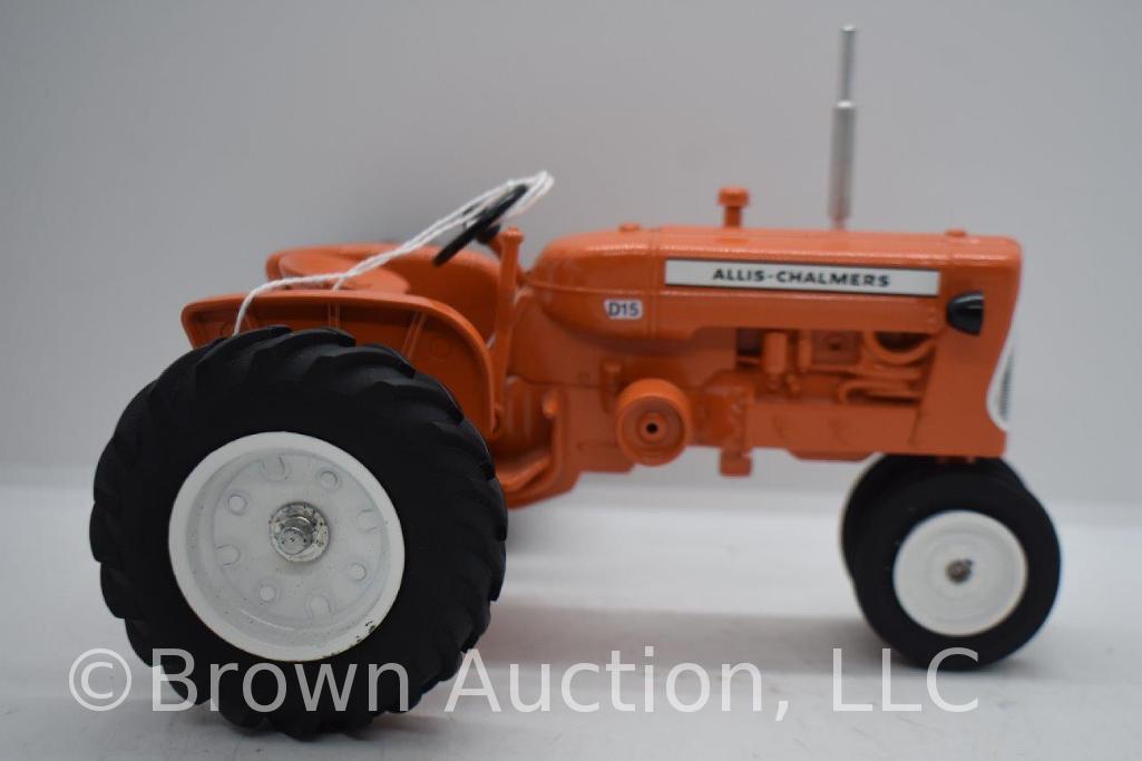 Allis-Chalmers D15 die-cast tractor, 1:16 scale