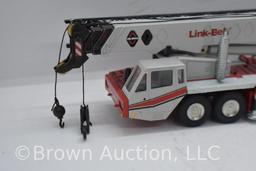 Link-Belt HTC-8670 Hydraulic Truck Crane die-cast model, 1:50 scale